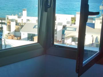 Roomlala | Stort og lyst værelse udlejes 