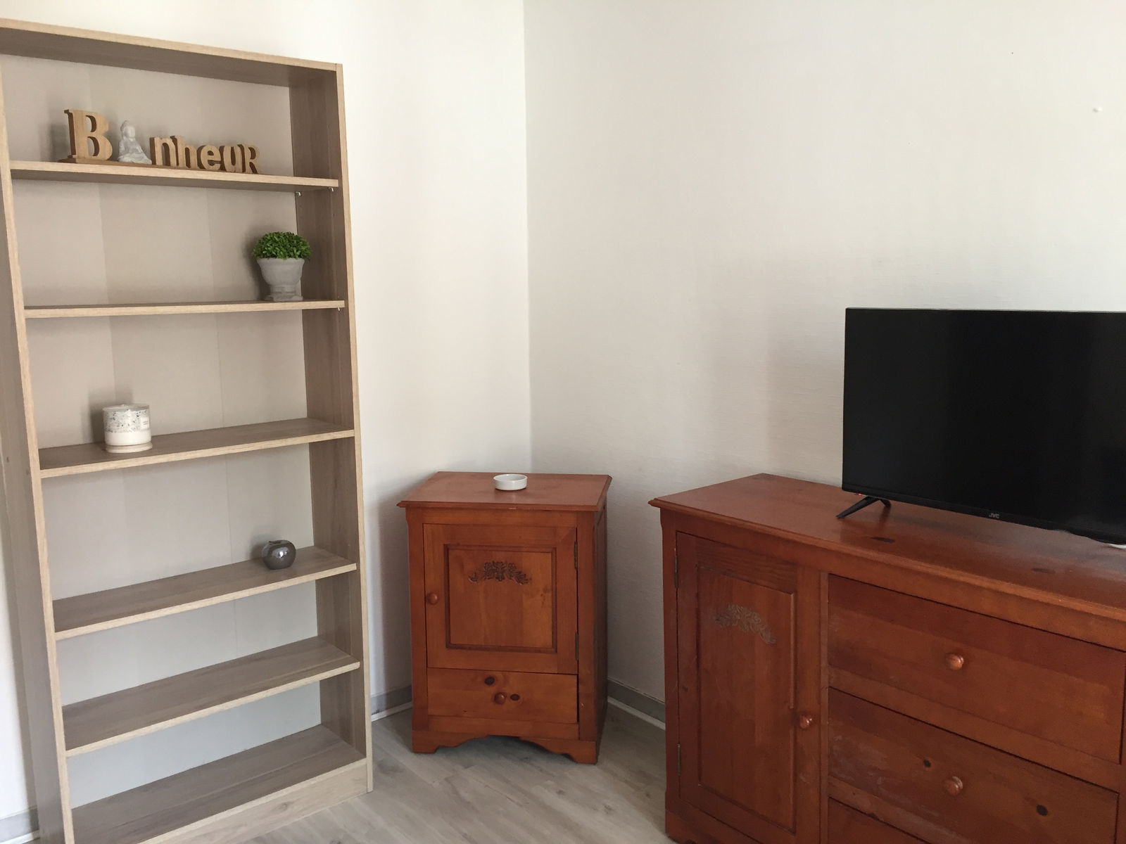 Independent Studio Nice 259854