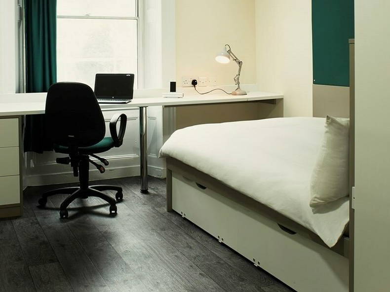 Colocation Bangor 148403-1