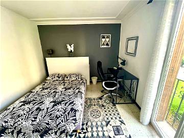 Roomlala | Studenti Ideali, Camera Confortevole Ds Grazioso Appartamento Condiviso