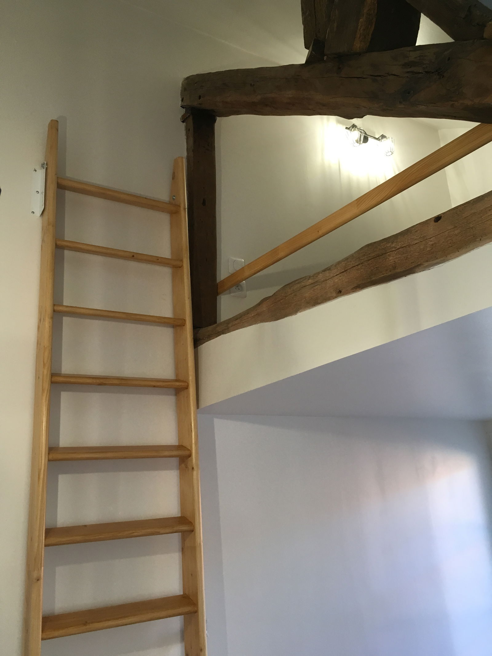 Onofhängeg Studio Saint-Amand-Montrond 227543