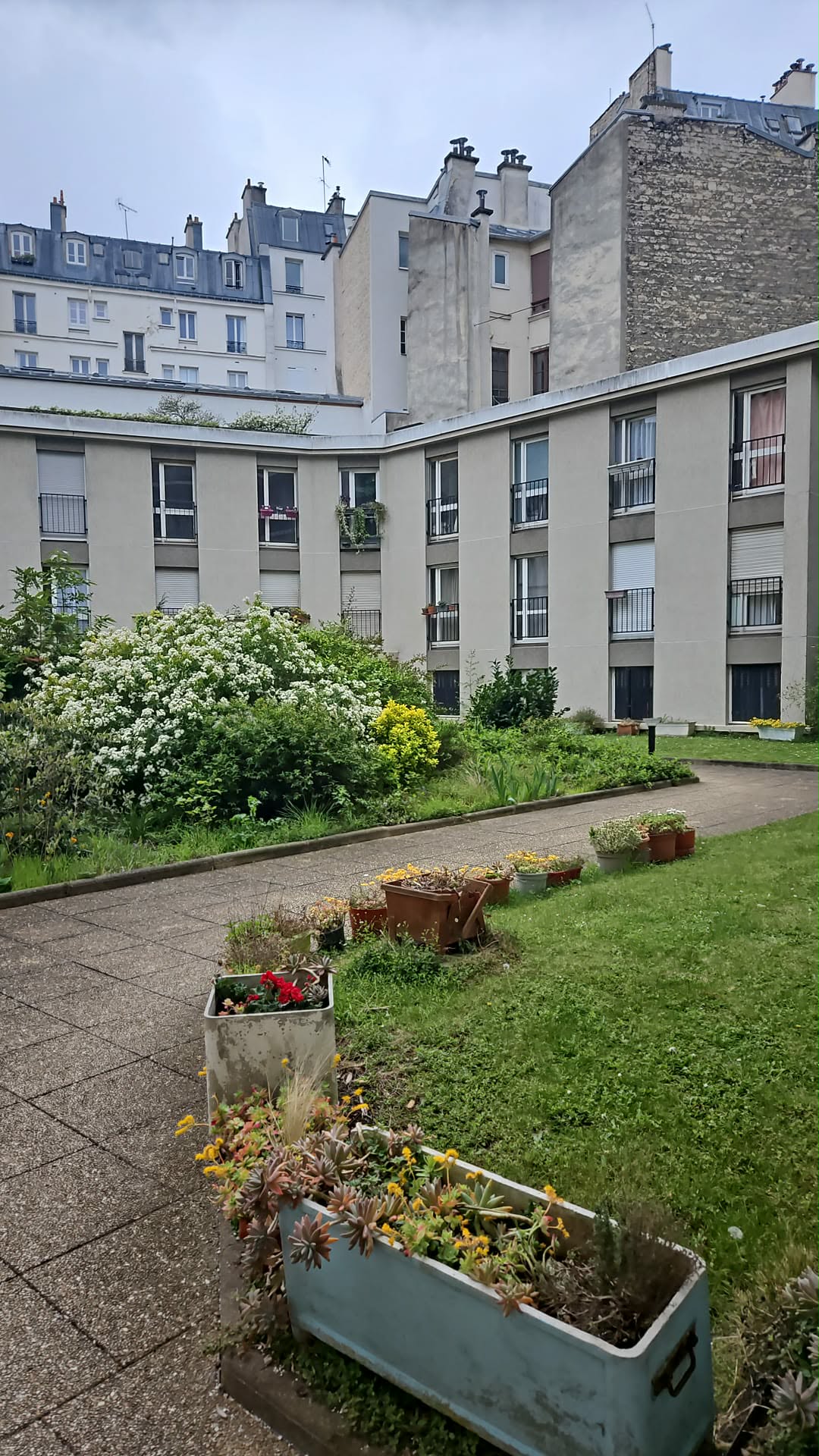 Ganz Haus Paris 664118