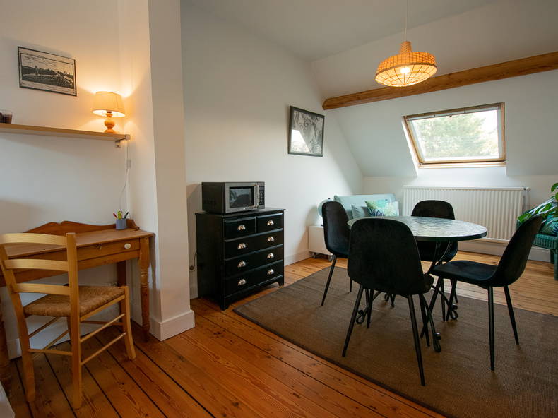 Entire Home Jette 242193-4