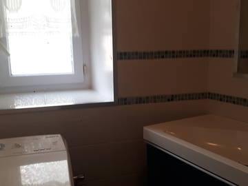 Logement entier à louer à Donzère - photo 6 : salle de bain-6