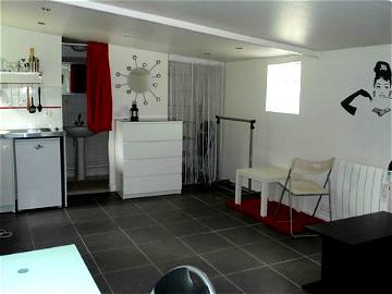 Room For Rent Bièvres 26093-1