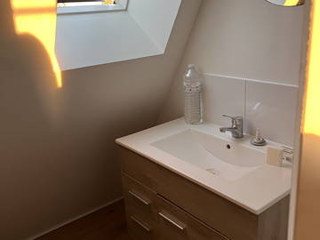 Chambre chez l'habitant à louer à Draveil - photo 5 : salle de bain-5