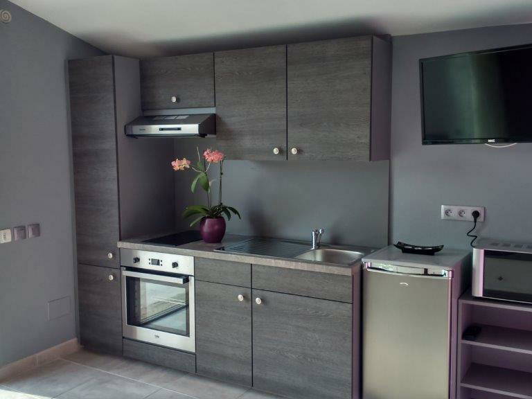 Entire Home Violès 103018-5