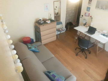 Roomlala | Studio A Louer Courte Durée (Tuilerieën) 