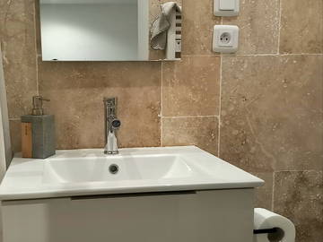Casa entera en alquiler en Cheval-Blanc - foto 8: Cuarto de baño-8