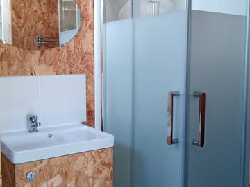 Logement entier à louer à La Rochelle - photo 9 : salle de bain-9