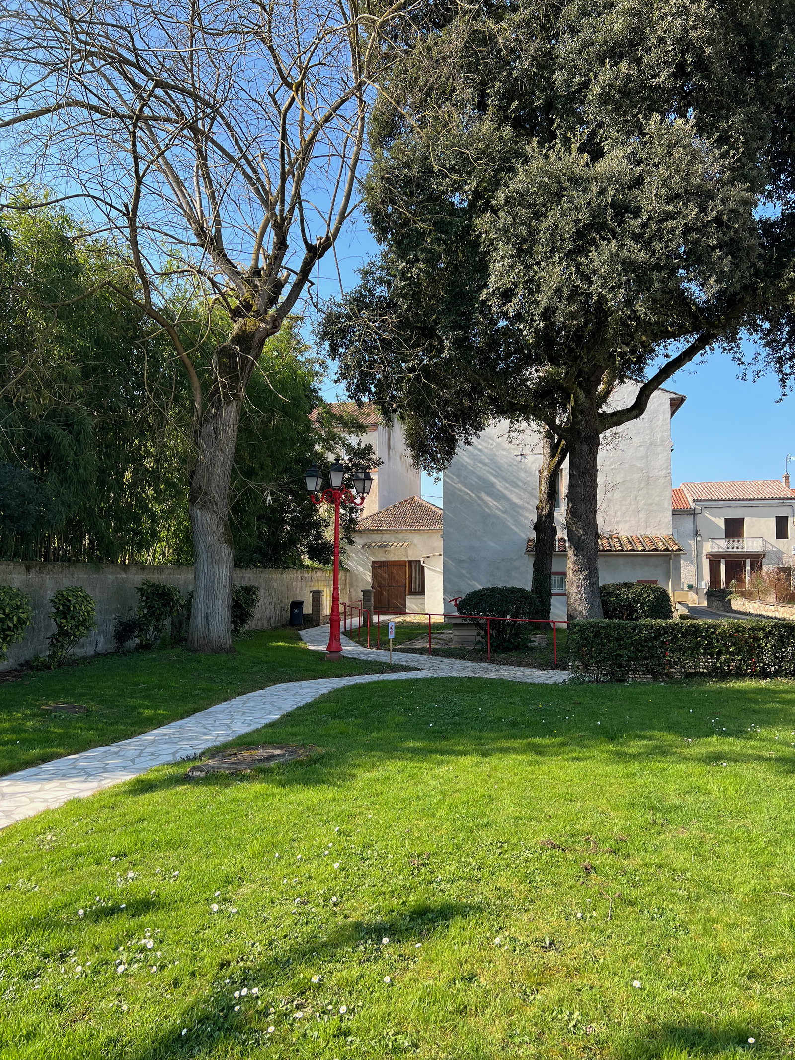 Entire Home Lamagistère 675030