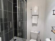 Entire home for rent in Lamagistère - photo 7 : Bathroom-7