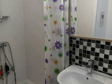 Logement entier à louer à Marseille - photo 17 : salle de bain-17
