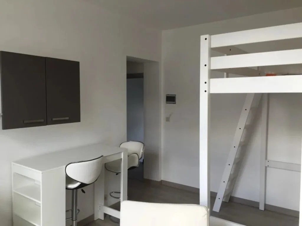 Itsenäinen Studio Charleroi 266899