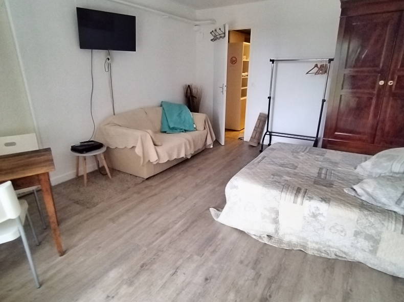 Entire Home Iteuil 192332-3