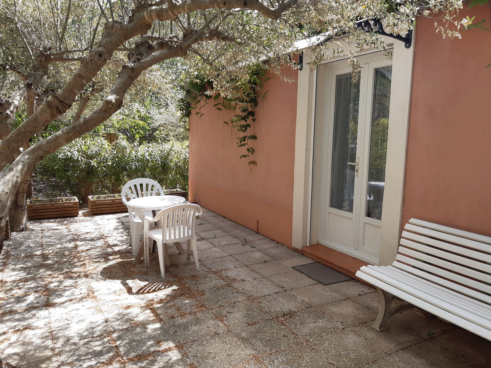 Oberoende Studio Carcès 250470