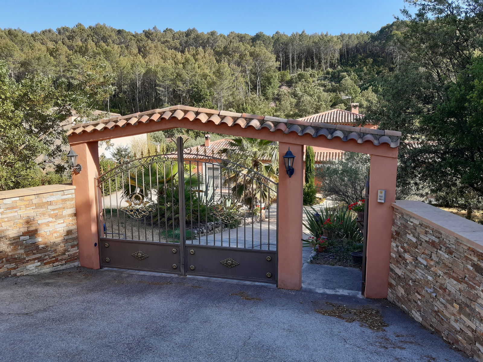 Oberoende Studio Carcès 250470