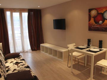 Roomlala | Studio do wynajęcia w Cannes, widok na wzgórze