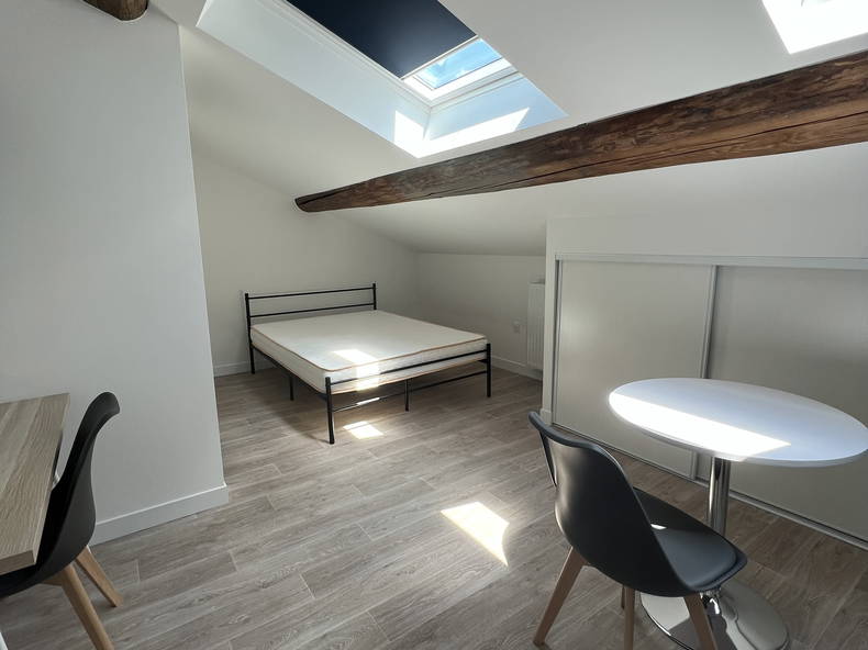 Entire Home Nancy 504404-3