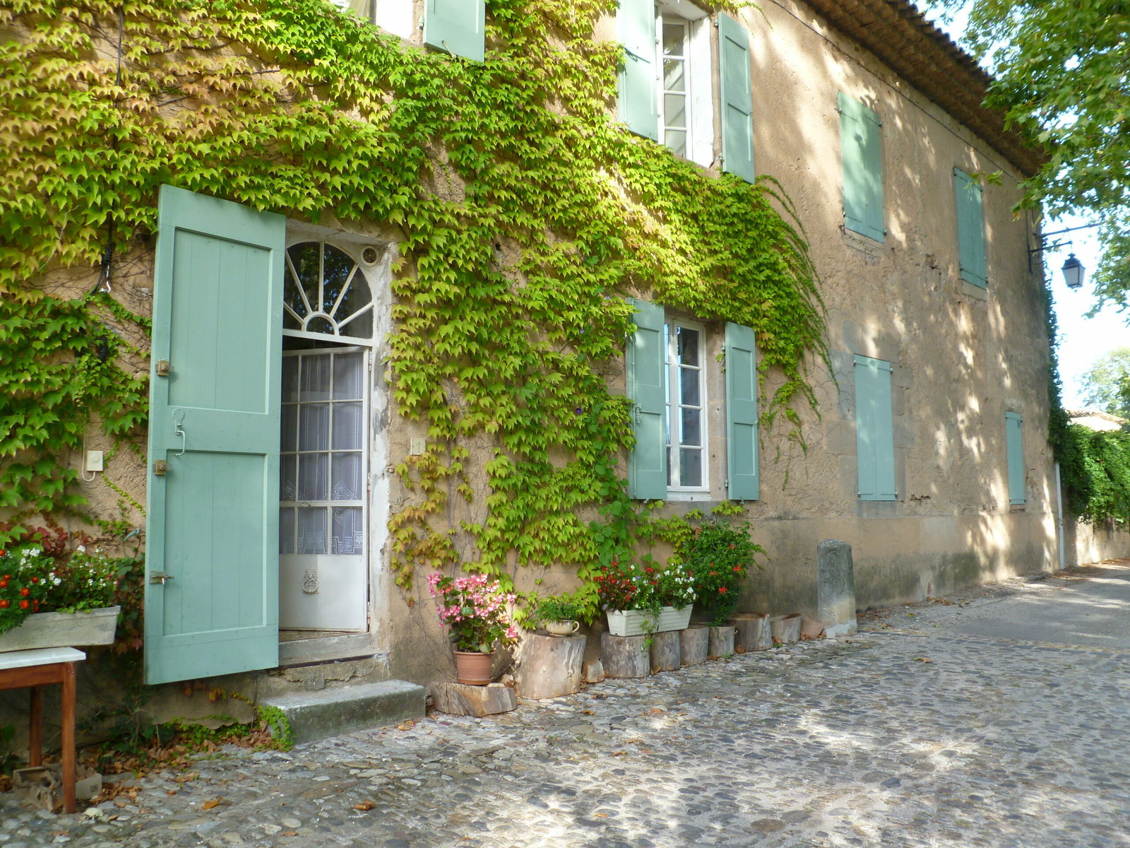 Homestay Villeneuvette 97963