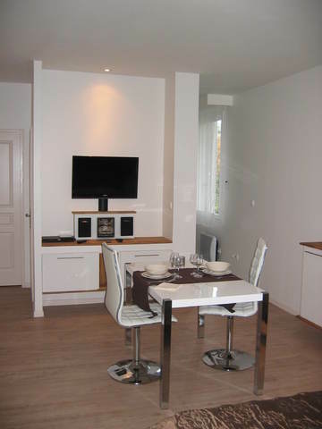 Independent Studio Capvern 56873