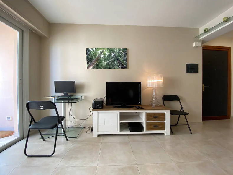 Entire Home Menton 41050-5