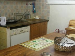 Habitación en alquiler amueblada independientemente (solo para mujeres)