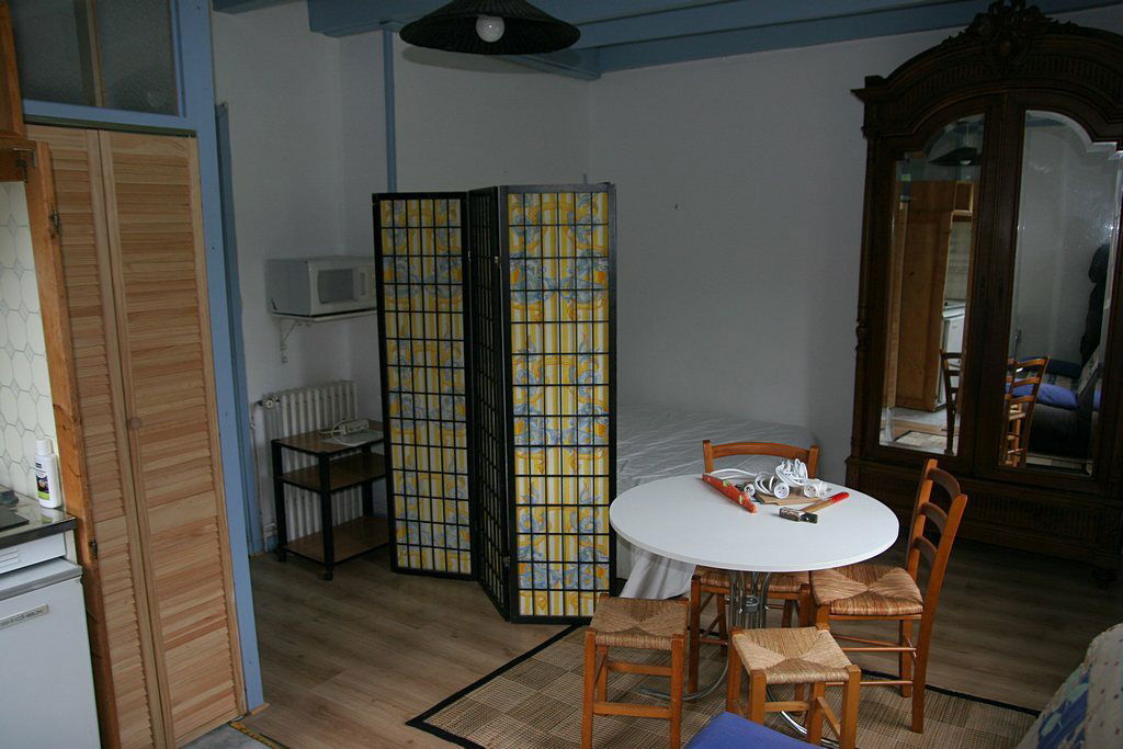 Unabhängiges Studio Bidart 240244