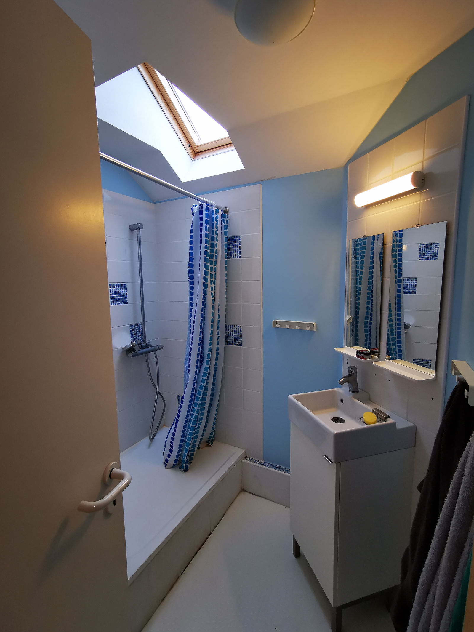 Kolokacja Courcelles 245844