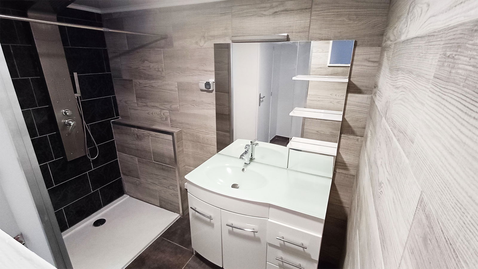 Logement Entier Saint-Denis-en-Bugey 596263