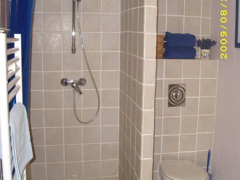 Entire Home Avignon 69765-3