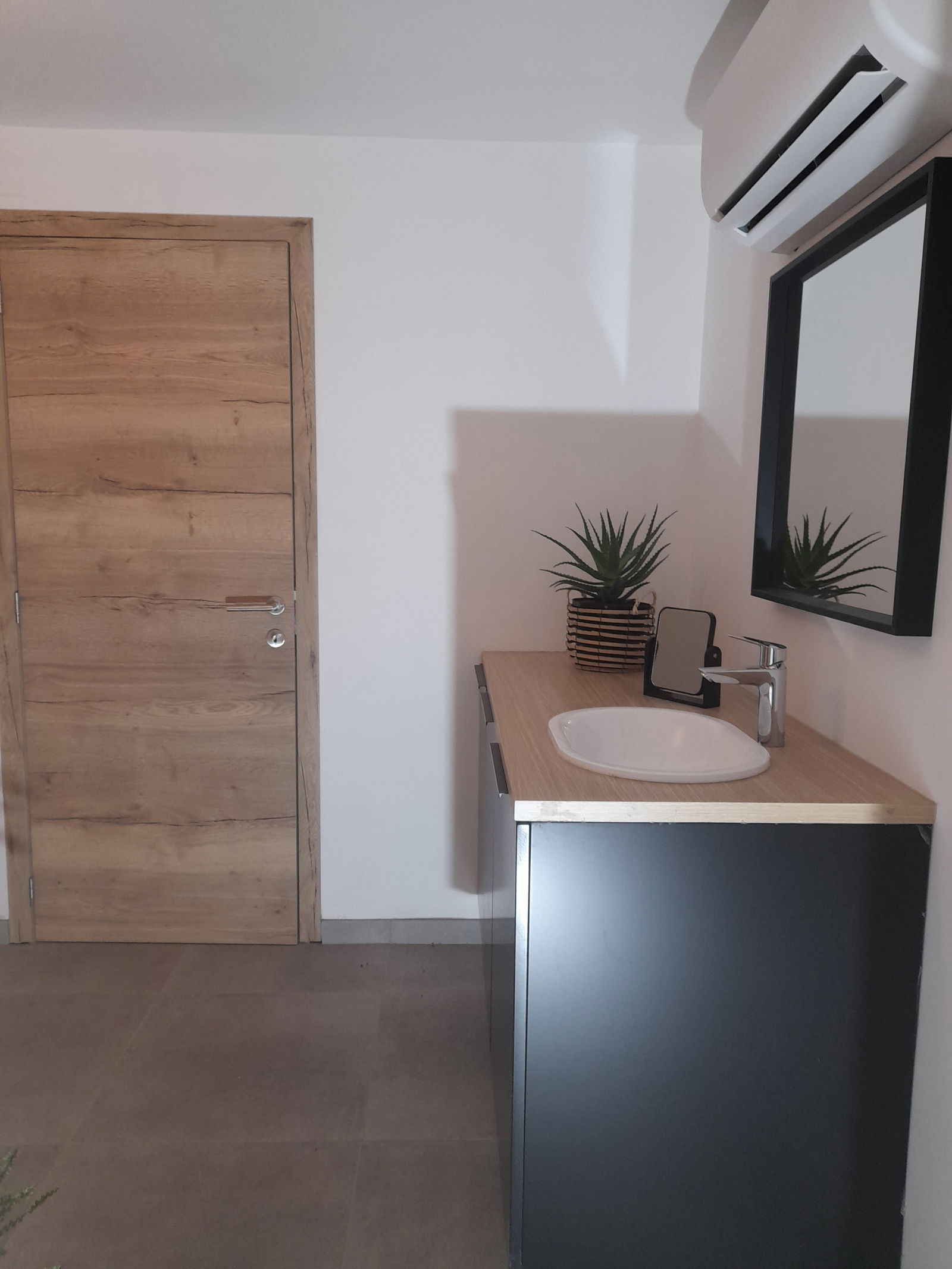 Itsenäinen Studio Charleroi 258800
