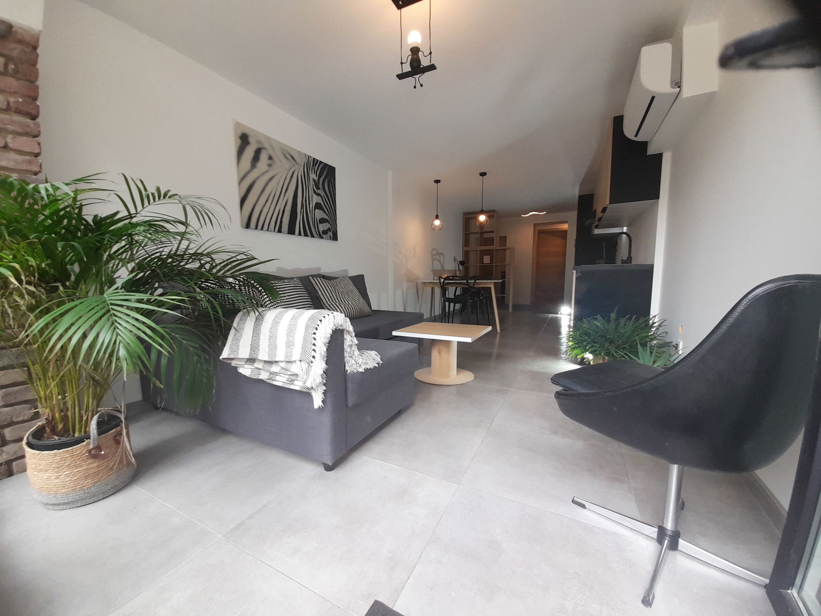 Itsenäinen Studio Charleroi 258800