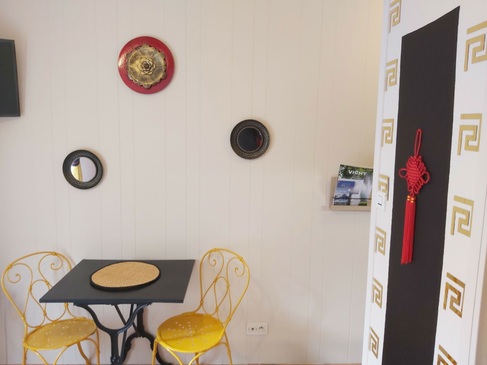 Independent Studio Vichy 238980