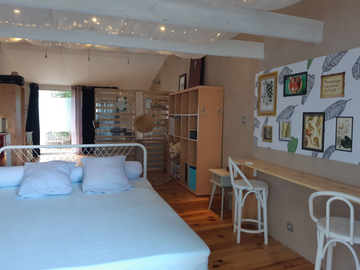 Roomlala | Studio - Master Bedroom 45m2 Uafhængig adgang nær motorvej