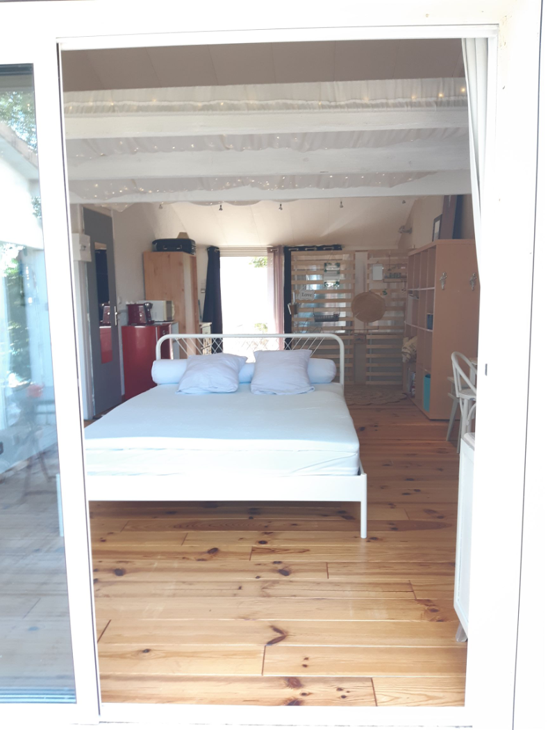 Homestay Bourg-Saint-Andéol 240295