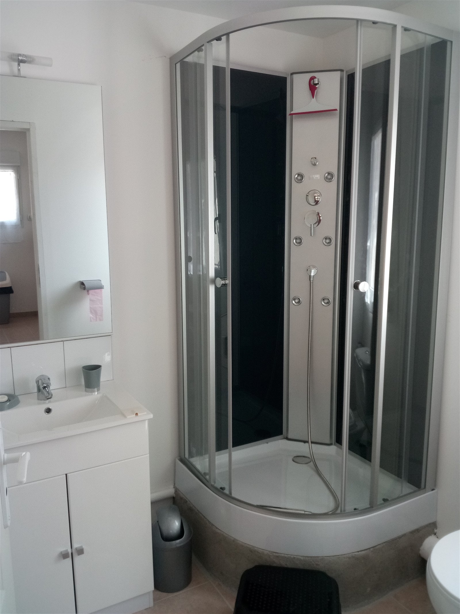 Oberoende Studio Ginasservis 253234
