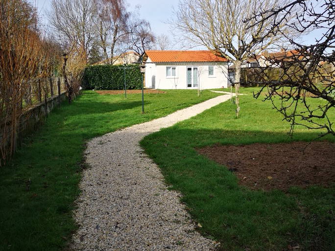 Entire Home Vasles 516145-1