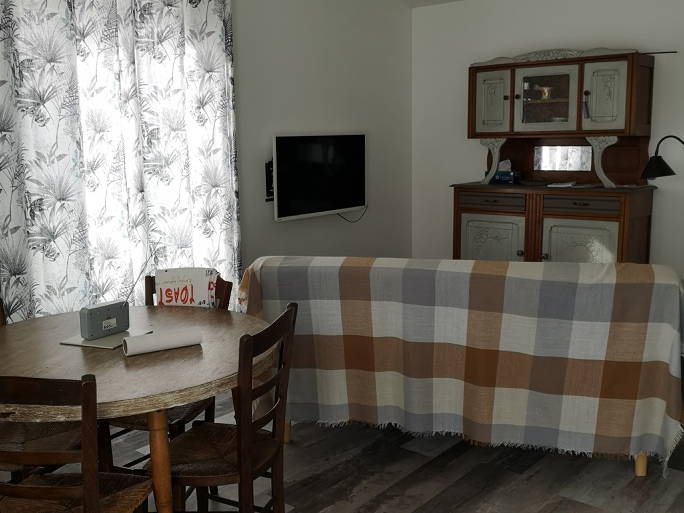 Entire Home Vasles 516145-3