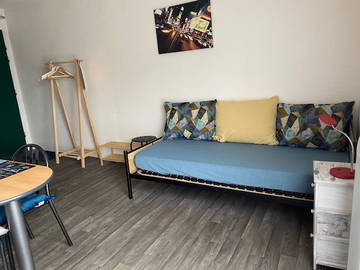 Roomlala | Studio Meublé 21 M² Rg 2ème - Idéal Etudiant / Jeune Travail