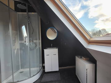 Unterkunft beim Gastgeber zur Miete in Wavre - Foto 1 : Badezimmer-1