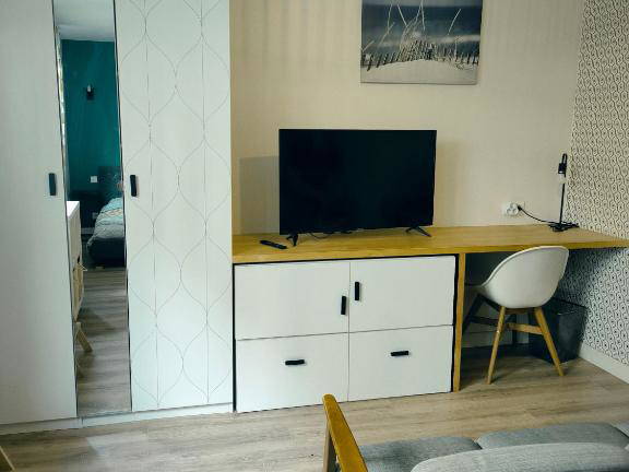 Entire Home Toulouse 669850-3