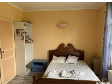 Entire home for rent in Magny-Les-Hameaux - photo 1: Bedroom-1
