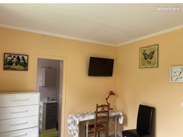 Entire home for rent in Magny-Les-Hameaux - photo 2: Other room-2
