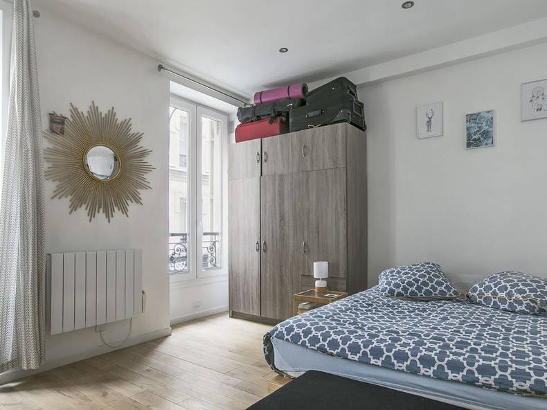 Entire Home Paris 255585-4