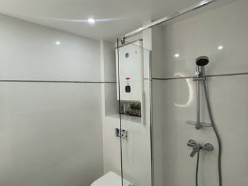 Logement entier à louer à Bagneux - photo 5 : salle de bain-5