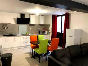 Furnished And Equipped Studio Ideal For Travel, Located In L