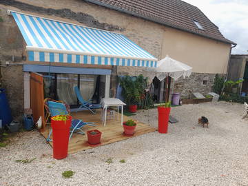 Roomlala | STUDIO MEUBLE SUR COUR PLEIN PIEDS ENTREE INDEPENDANTE