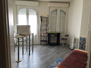 Logement entier à louer à Voisins-Le-Bretonneux - photo 1 : autre pièce-1