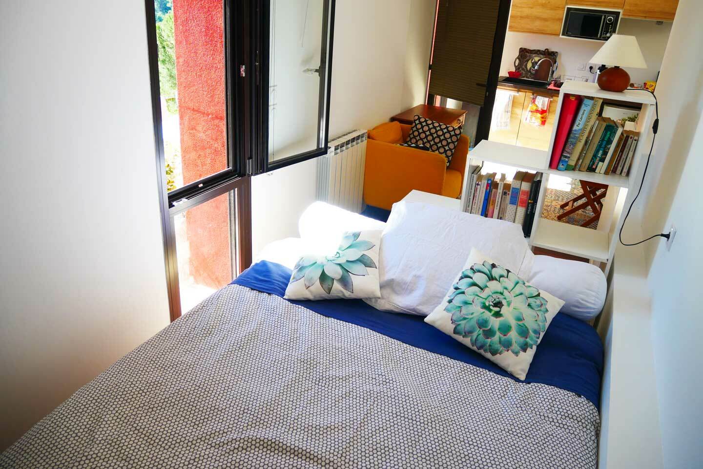 Unabhängiges Studio Carros 137004